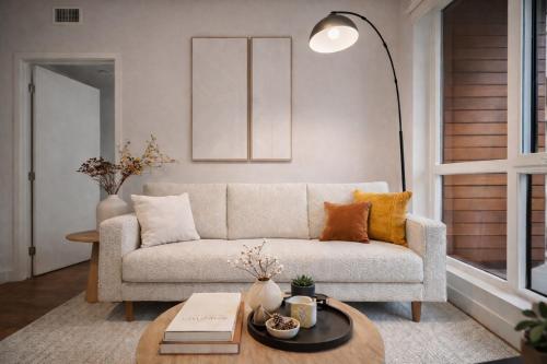 Ultra Luxury Santa Monica Residence with Pool, Gym, Rooftop Garden & Free Parking – khách sạn tại Santa Monica