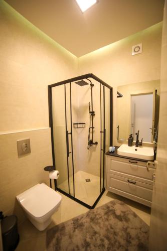 Future FWD Living - image 14