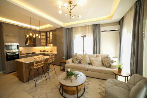 Future FWD Living - image 6
