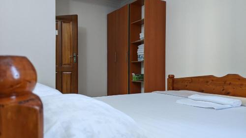 Spacious Apartment in Dar es Salaam with City Views - image 2