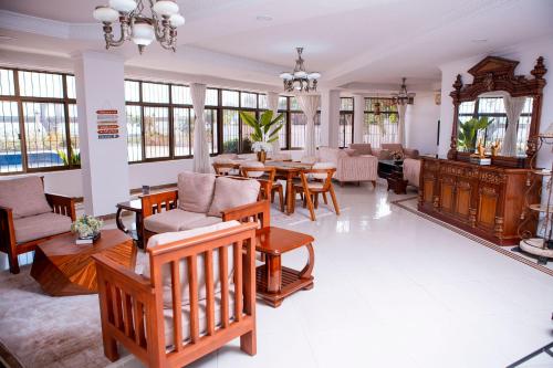 Spacious Apartment in Dar es Salaam with City, Ocean, and Pool Views – khách sạn tại Kivukoni