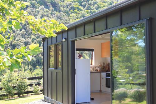 Port Waikato Coastal Retreat in Lake Puketi