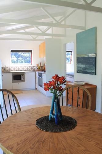 Port Waikato Coastal Retreat in Lake Puketi