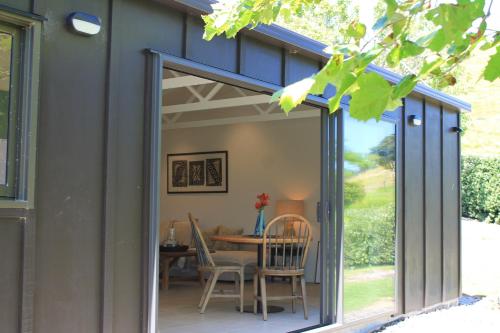 Port Waikato Coastal Retreat in Lake Puketi