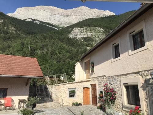 Kilátás, Le Rocher des Ducs, appartement, cour privative, abris voiture in Le Glaizil