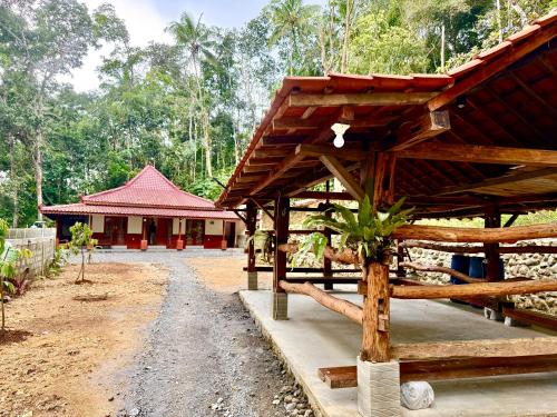 Exterior view, Lonovilla Menoreh Yogyakarta in Purwosari