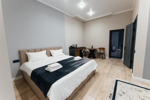 AURA hotel – khách sạn tại Taraz