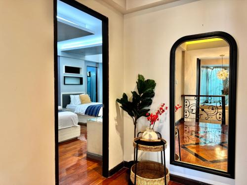 Spacious 2Floor Villa - big group - prime location - image 8