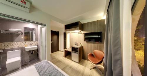 room detail thumbnail 1