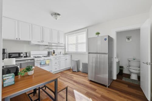 Newton Newly Renovated 3Br Apt in Newton (Massachusetts)