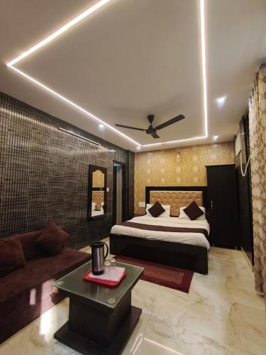 Hotel Gulmohar - image 3