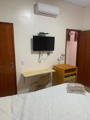 1 double bed, 1 twin bed