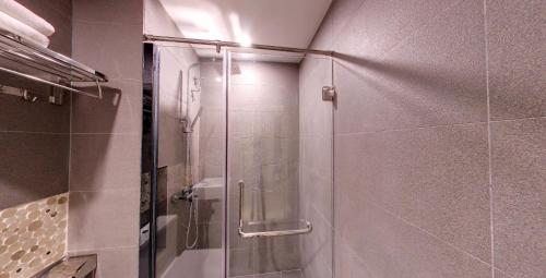 Bathroom, Flora by Crossroads Hotel in Golden Triangle