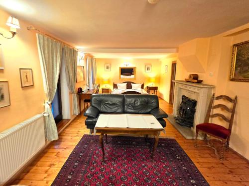 Létesítmények, Dworek Adamski in Walbrzych