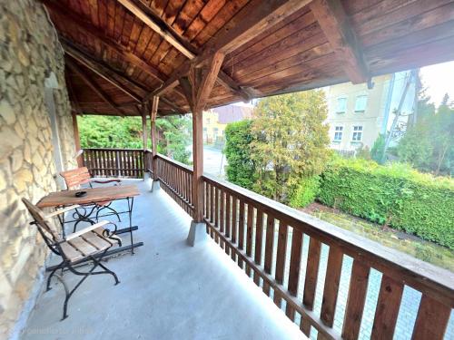 Erkély/terasz, Dworek Adamski in Walbrzych