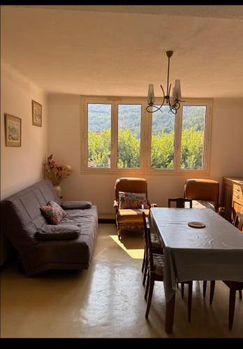 Appartement 5 pers climatisé idéal randonnées et train à vapeur proche Mercantour (Appartement 5 pers climatise ideal randonnees et train a vapeur proche Mercantour) in 皮熱泰涅