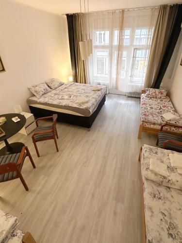 베오그라드 The Horse Monument Hostel 호텔 레스토랑