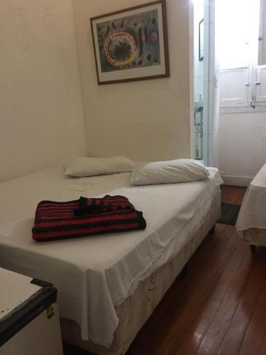 1 double bed, 1 twin bed