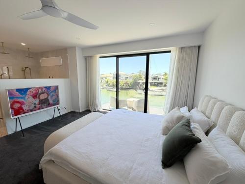 Amazing Waterfront house&Pet Friendly &3 months Minimum in Coomera