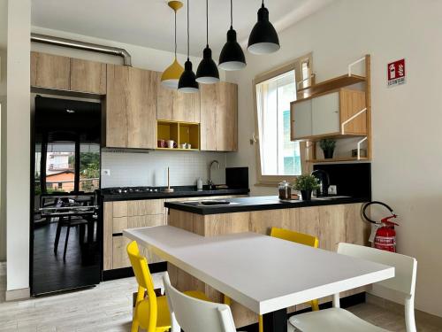 8380 Lory's House, Roma