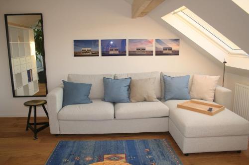 Guestroom, Lichtdurchflutetes Apartment mit Dachterasse zwischen Koln und Dusseldorf in Dormagen