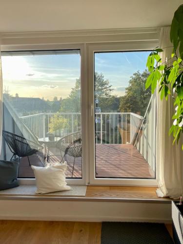 Balcony/terrace, Lichtdurchflutetes Apartment mit Dachterasse zwischen Koln und Dusseldorf in Dormagen