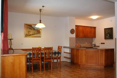 Konyha, Apartments Lovsin in Mozirje