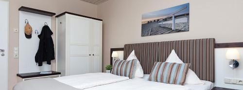 1 twin bed