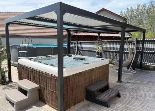Gîtes Vosges, Spa, Sauna & Piscine (Gites Vosges, Spa, Sauna & Piscine) in Etival-Klērfonteina