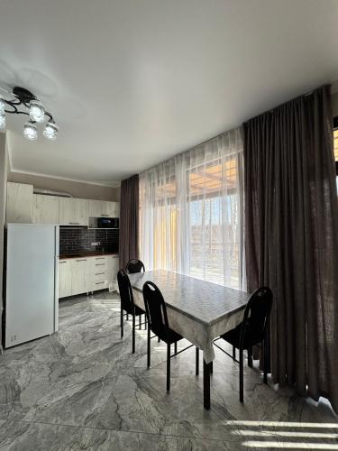 Laguna City Lakeview Apartment – khách sạn tại Grigorievka