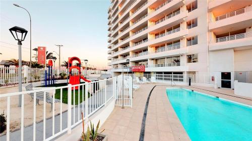 Beautiful oceanfront apartment, pool, restaurant