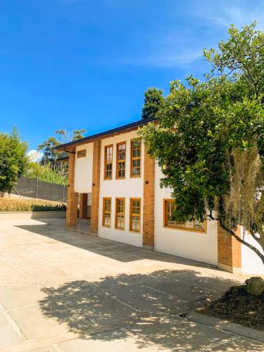 AMAZING EL POBLADO VIEWs-MODERN VILLA