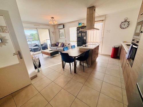 L'heliade, Parking, Terrasse, AC in Castelnau-le-Lez