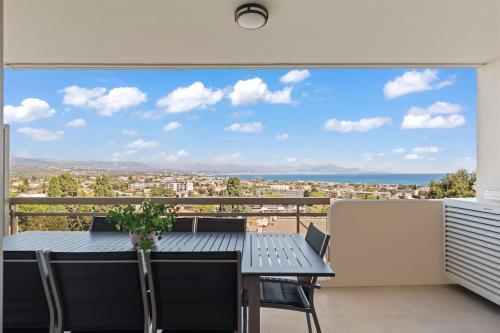 Vue Exceptionnelle Mer et Montagne , Piscine et Tennis in La Pagane