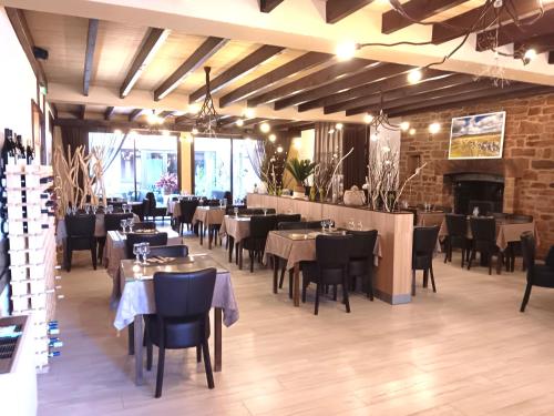 Restaurant, Logis Hotel Restaurant Le Palous in Baraqueville