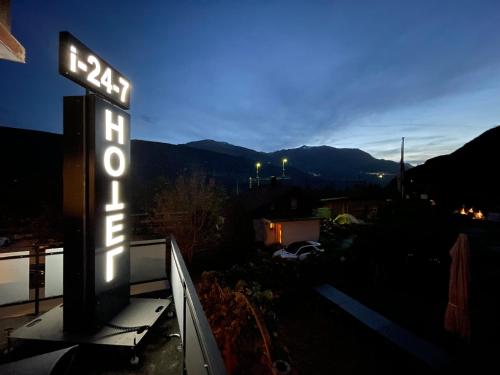 Long & Short Stay Hotel Bahnhof Ausserberg in 奧伊塞貝格