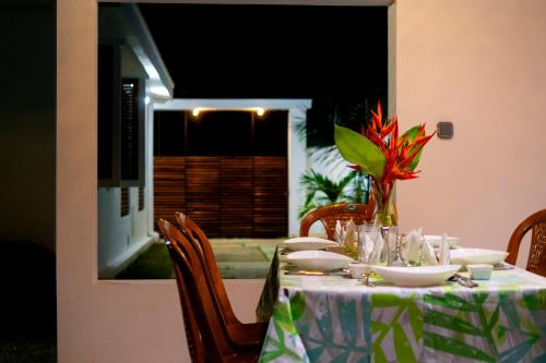 Maison d'hôte Chez Vané (Maison d'hote Chez Vane) in Sambava