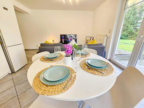 Charming 1BR Retreat with private terrace – khách sạn tại Zens