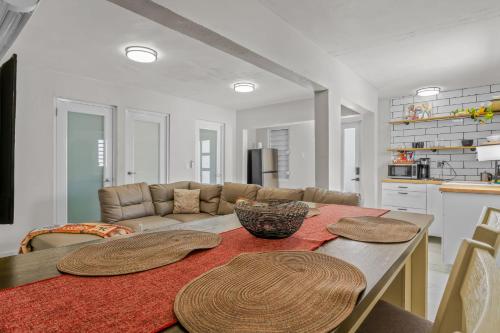 Cozy 4 Guest Apt with Air Conditioning, Free Parking & Wi-Fi in 케롤라이나