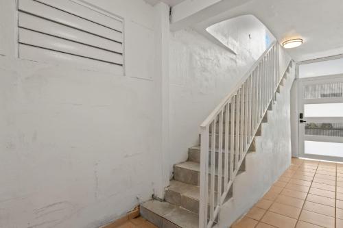 Cozy 4 Guest Apt with Air Conditioning, Free Parking & Wi-Fi in 케롤라이나