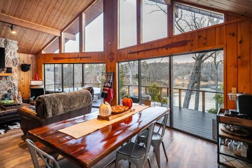 Norris Lake Cabin | Dock + Games in Rocky Top (TN)