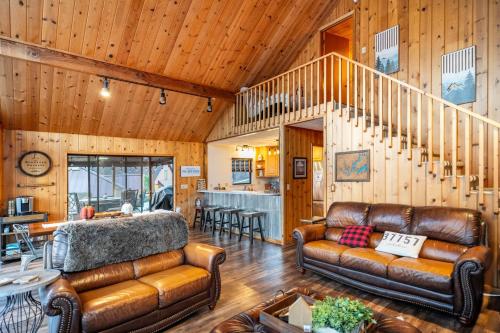 Norris Lake Cabin | Dock + Games in Rocky Top (TN)