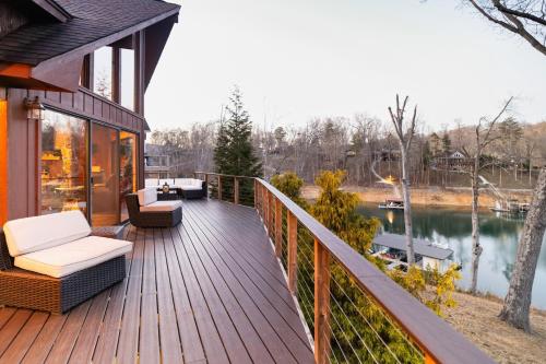 Norris Lake Cabin | Dock + Games in Rocky Top (TN)