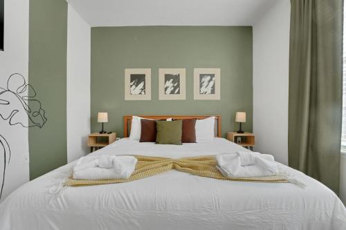 7589OSL-Solterra Resort townhouse - image 4