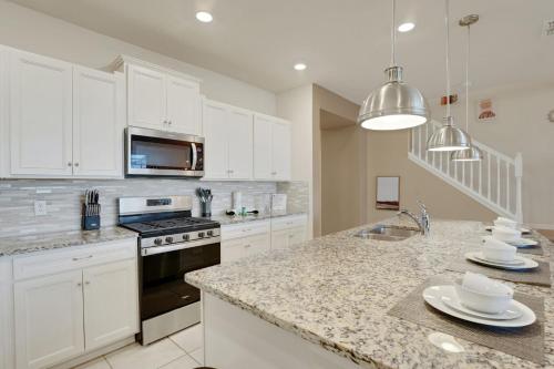 7589OSL-Solterra Resort townhouse - image 3