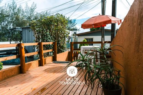 Casa de Praia Florianópolis 50mts do Mar - Campeche – khách sạn tại Campeche