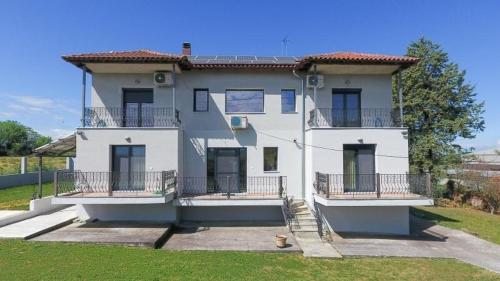 Countryside villa in private 2,400 sqm estate