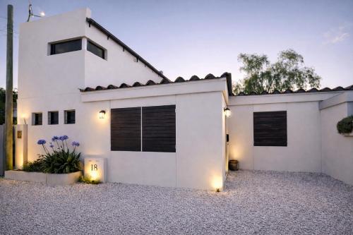 . Hornero House
