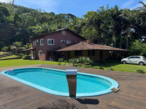 Casa Perfeita para Famílias com Piscina - Sul da Ilha – khách sạn tại Armacao