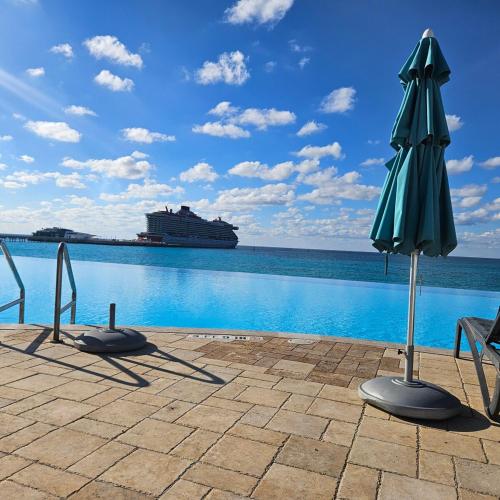 . 2 bed 2 bath bimini bay condo steps from beach pool clubhouse